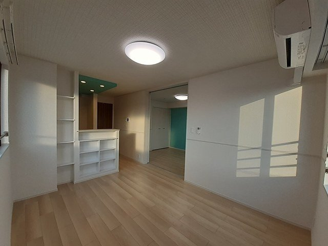 Ｅｎｓｏｌｅｉｌｌｅの居間・リビング