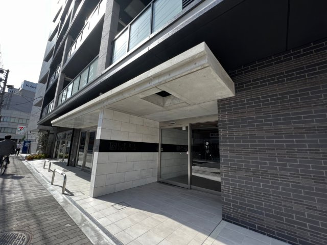 エルプレイス本町のエントランス