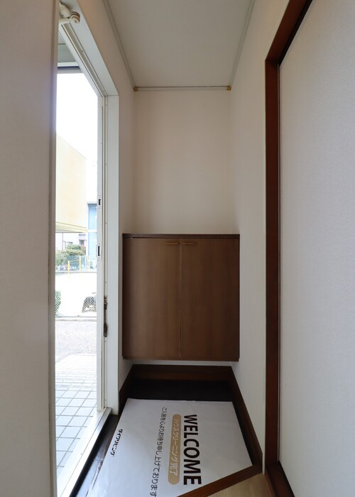 コスメティックスオオフク　H棟の玄関