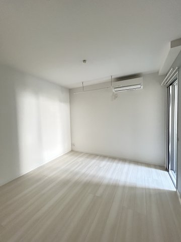 ALEGRIA尼崎西本町の居間・リビング|こちらのリビングで趣味の時間をお楽しみください