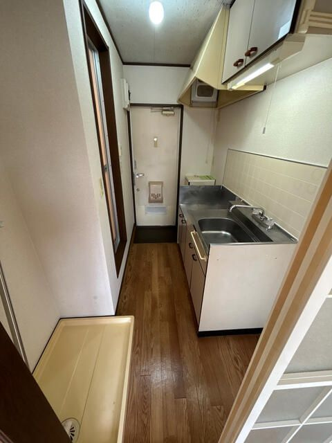 横浜市港北区篠原町のアパートの玄関