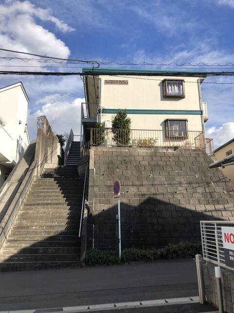横浜市港北区篠原町のアパートの外観
