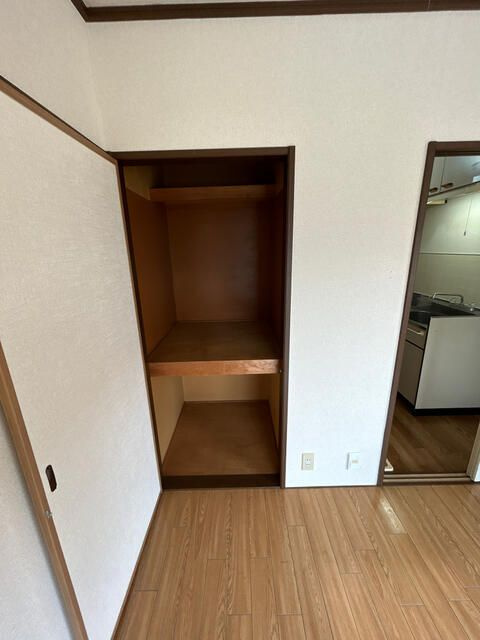 横浜市港北区篠原町のアパートの収納