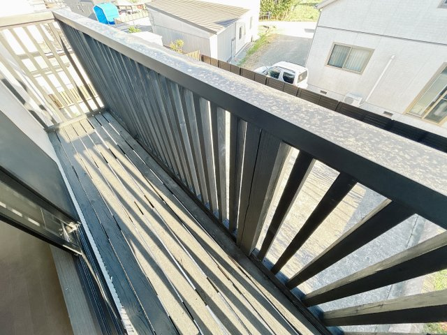 相馬郡新地町小川 中古住宅 陽当たり良好！ 築浅物件3LDK 不動産プラス のバルコニー|2階バルコニーです。お天気のいい休日は家族の布団も干せますね。