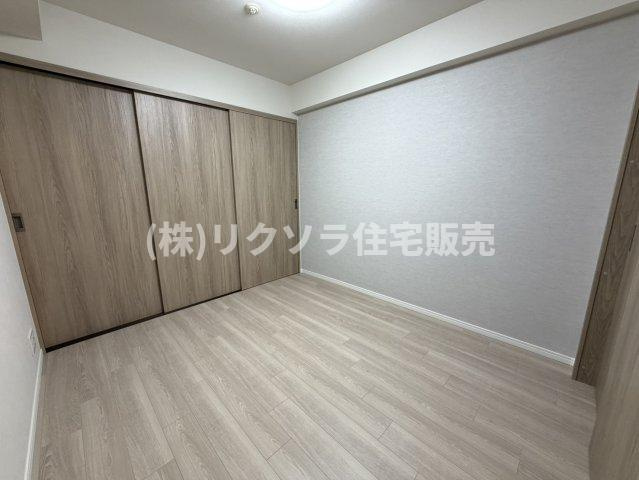 サンメゾン枚方朝日丘かえで館の子供部屋|洋室4.5帖
■物件内覧・資金計画相談・住宅ローン相談、リフォーム相談、お問合せ受付中■
※当日・翌日のご内覧、ご相談はお電話でのお問合せがスムーズです！