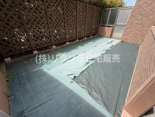 サンメゾン枚方朝日丘かえで館の庭|広々お庭
■物件内覧・資金計画相談・住宅ローン相談、リフォーム相談、お問合せ受付中■
※当日・翌日のご内覧、ご相談はお電話でのお問合せがスムーズです！