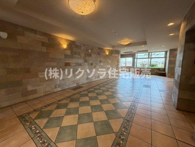 サンメゾン枚方朝日丘かえで館のエントランス|内部
■物件内覧・資金計画相談・住宅ローン相談、リフォーム相談、お問合せ受付中■
※当日・翌日のご内覧、ご相談はお電話でのお問合せがスムーズです！