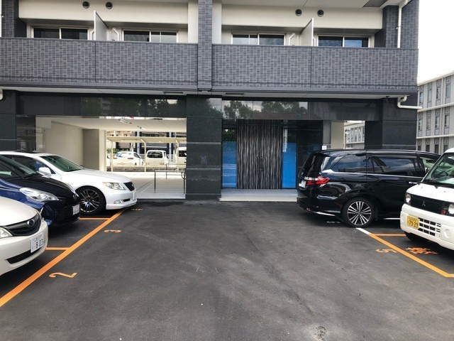 Ｎ－ｃｌａｉｒ比治山本町の駐車場