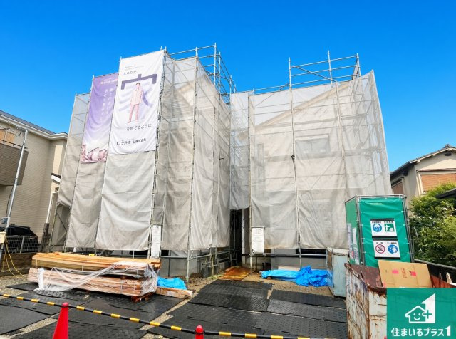 神戸市垂水区上高丸　新築一戸建ての外観|周辺は落ち着いた街並みの住宅地！子育てがしやすい住環境です！まだ未完成ですが、現地でしかわからない事もございます。是非一度ご覧ください。