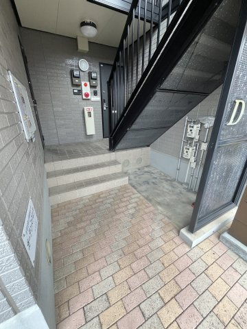 ガーデンスクエア　D棟のエントランス
