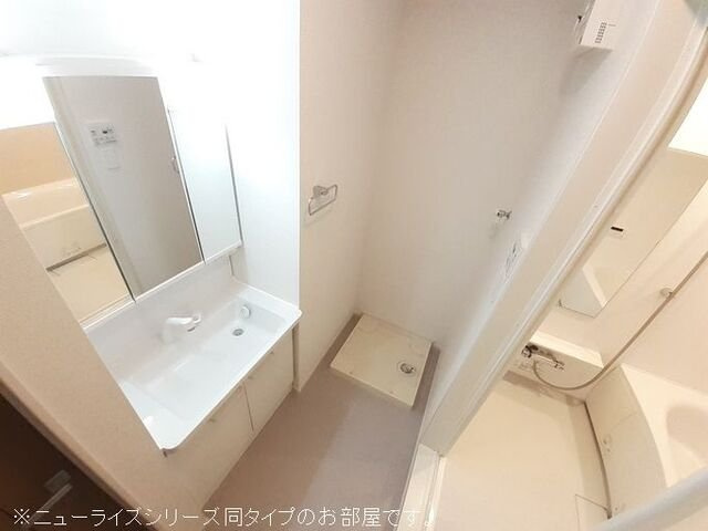 【洗面所】 | ルミエール・シエルⅡ | スペースが確保できる洗面所です
