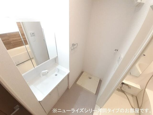 【洗面所】 | ルミエール・シエルⅡ | ゆったりとスペースのある洗面所