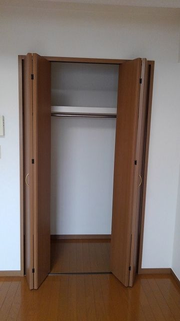 アゲート　白壁の収納