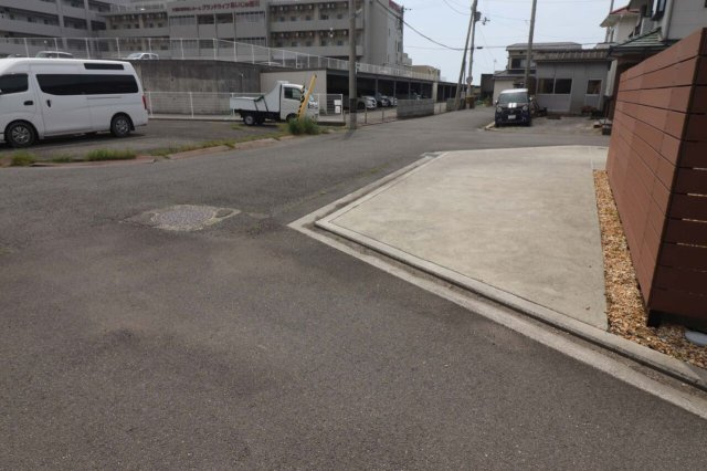 【前面道路含む現地写真】の画像