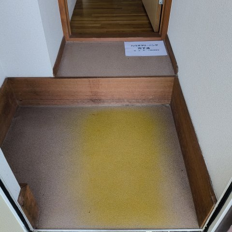 光和ハイツＢの玄関