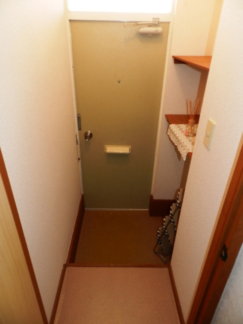 光和ハイツＢの玄関