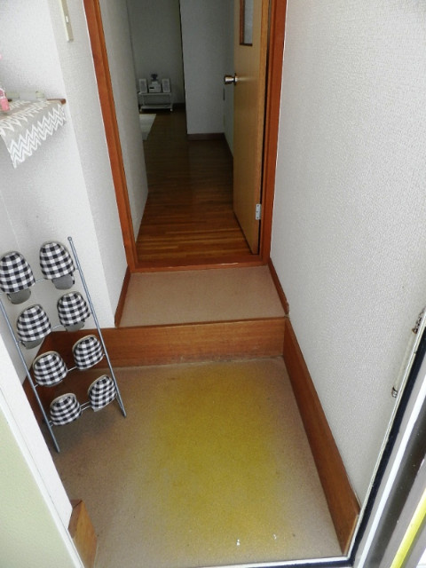 光和ハイツＢの玄関