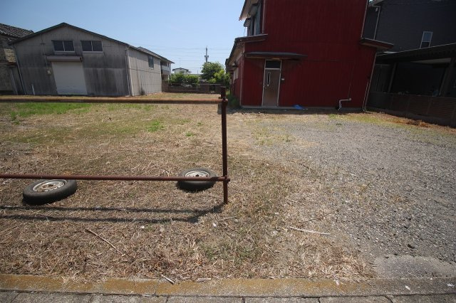 小山市間々田の外観|南西側との境界部分（2026年5月撮影）