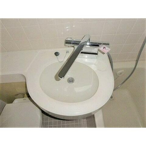 平塚市宝町の賃貸マンションの洗面所