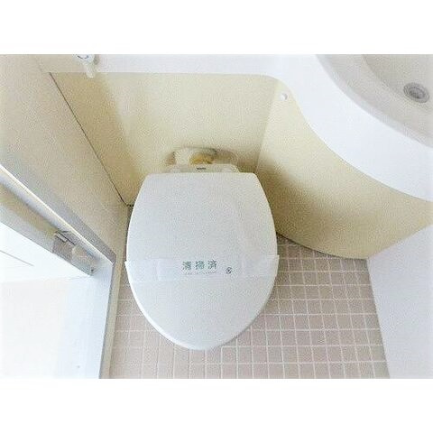 平塚市宝町の賃貸マンションのトイレ