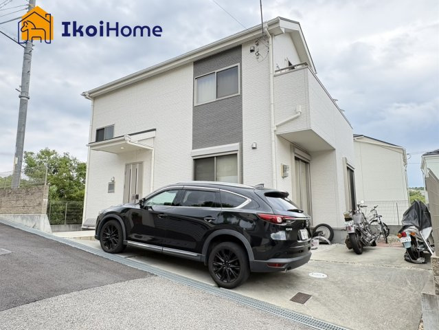 明石市東山町　中古戸建の駐車場|●年中無休：見学時間9:00～20:00・当日予約可●駐車場2台になります。バイク自転車も可。