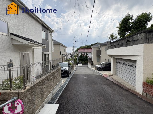 明石市東山町　中古戸建のその他|前面道路は4M幅です。交通量が少ないので静かです。小さなお子様がいるご家庭はご安心できると思います。