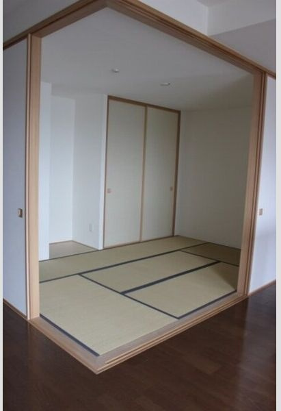 ロイヤルパークスERささしま　EASTの和室