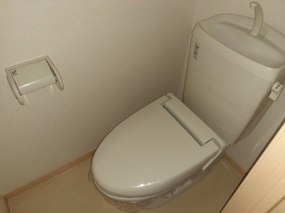 【トイレ】 | フェリア香呂Ｄ | コンパクトで使いやすいトイレです