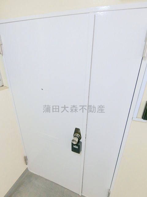 グランデ蒲田の玄関