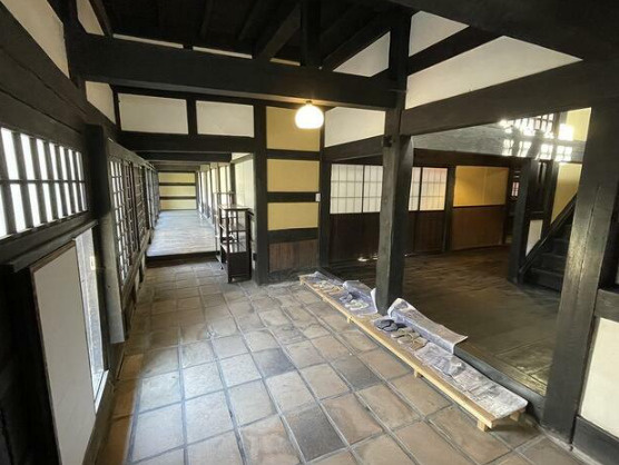 忠治山貸店舗の内装