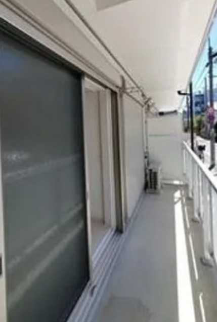 リブリ・三軒茶屋　敷金０　築浅　ネット無料のバルコニー