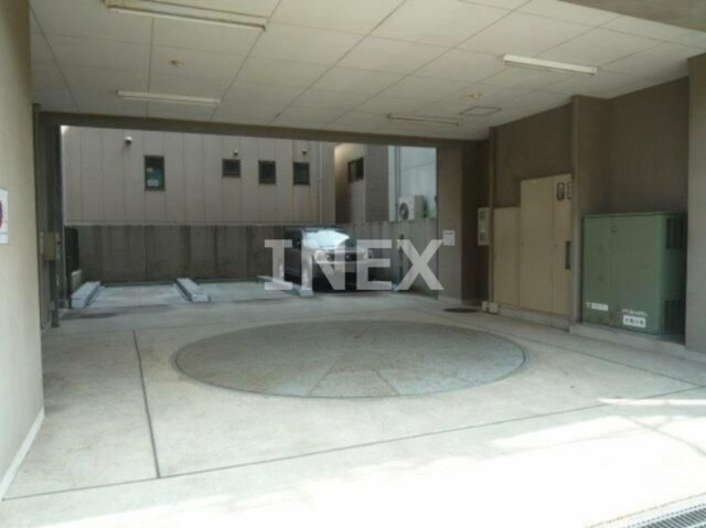 横浜市中区末吉町３丁目の賃貸マンションの駐車場