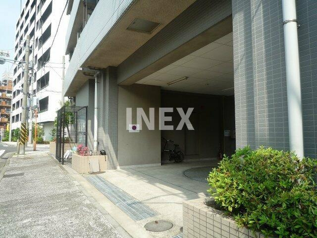 横浜市中区末吉町３丁目の賃貸マンションの駐車場
