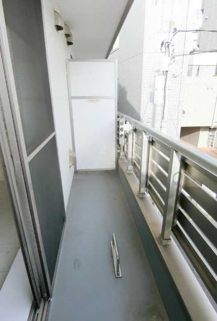 ケイ・アパルトメント三宿　南向き　駐輪場　角部屋のバルコニー