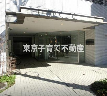 コンフォリア本駒込のエントランス