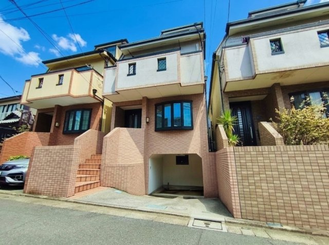 豊島区高松2丁目の外観|是非現地にて実際にご見学ください♪♪
室内クロス・床替予定！
【南西向きで陽当り良好です】