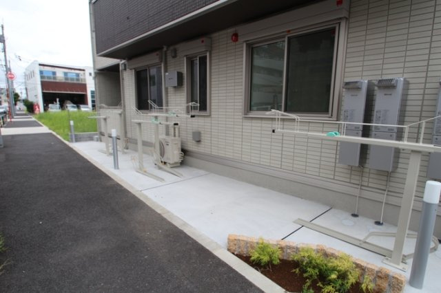 グラナーデ六町Ⅱの駐車場