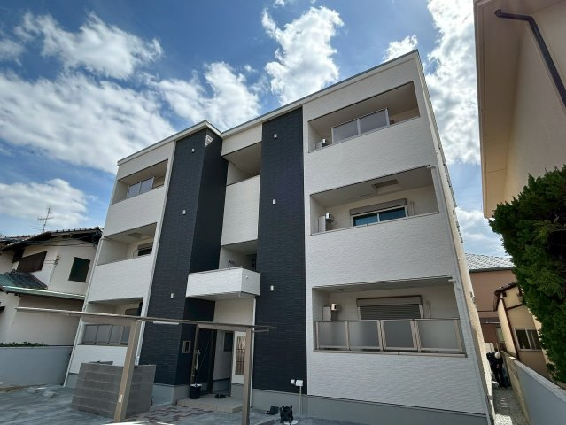 宝塚市光明町のアパート