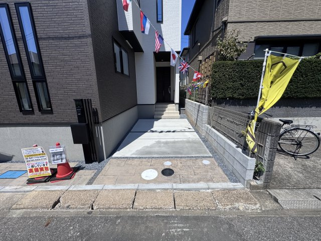 流山市松ケ丘４丁目新築戸建【東小学校:10分】の駐車場|駐車スペース完備