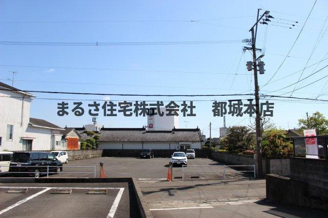 ロワイヤルヒルズ「水道料込み」の駐車場
