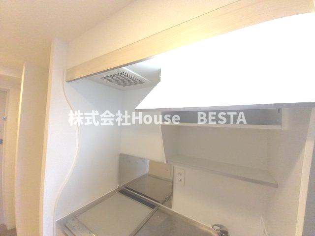 セレニテ三宮プリエのキッチン