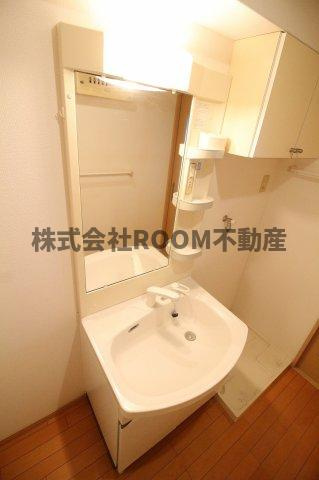 フローリッシュ広呂原の独立洗面台|独立洗面台、朝の身支度には欠かせません