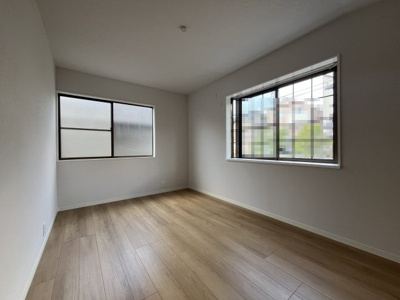 【洋室】 | 甲栄台５丁目　中古戸建 | 洋室約6.7帖