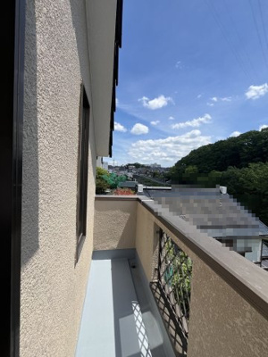 【バルコニー】 | 甲栄台５丁目　中古戸建 | 陽当り・通風良好です。