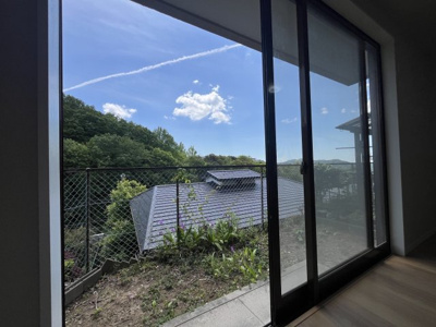 【庭】 | 甲栄台５丁目　中古戸建 | 風が抜けて気持ちが良いですね。