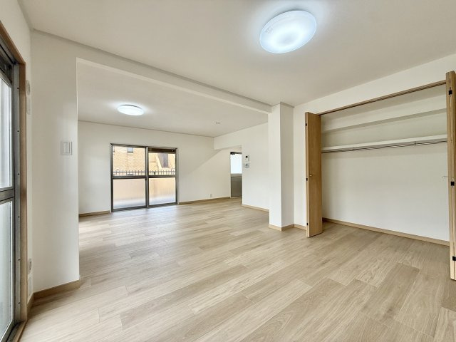 名古屋市天白区表山２丁目の中古マンションの居間・リビング