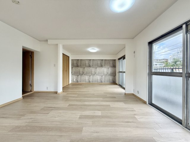 名古屋市天白区表山２丁目の中古マンションの居間・リビング
