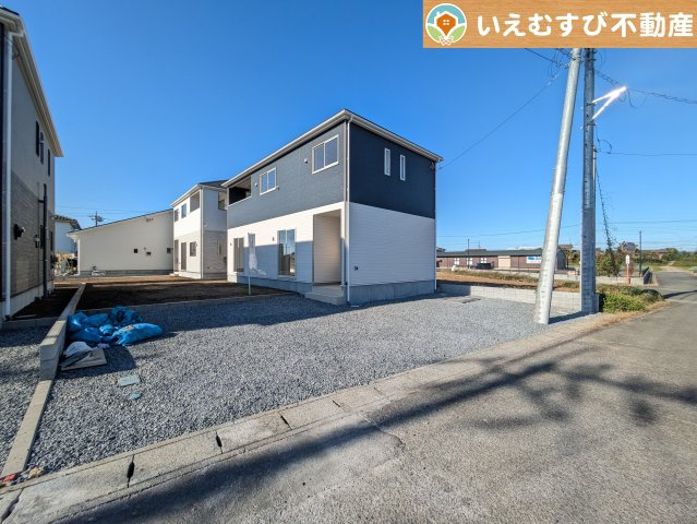 Cradle garden　寄居町用土第4の駐車場|2台駐車可能なスペース完備
広々とした砂利敷きスペース。駐車するだけでなくBBQやプールも楽しめそう♪