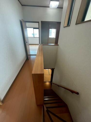 招提中町2丁目　中古一戸建ての内装|階段
■物件内覧・資金計画相談・住宅ローン相談、リフォーム相談、お問合せ受付中■
※当日・翌日のご内覧、ご相談はお電話でのお問合せがスムーズです！