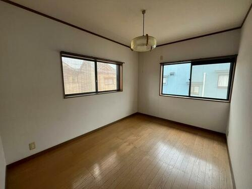 招提中町2丁目　中古一戸建ての寝室|洋室6.0帖
■物件内覧・資金計画相談・住宅ローン相談、リフォーム相談、お問合せ受付中■
※当日・翌日のご内覧、ご相談はお電話でのお問合せがスムーズです！